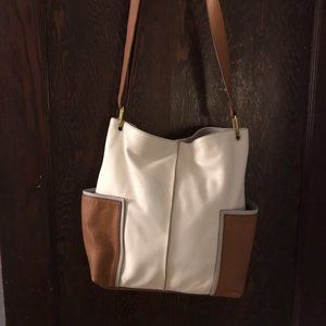 FOSSIL WHITE AND TAN HOBO BAG